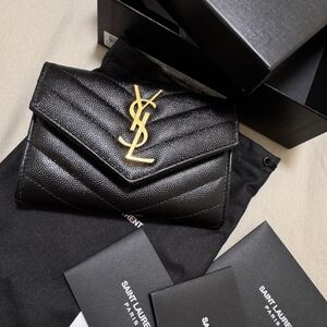 Yves Saint Laurent Monogramme Small Grain De Poudre Envelope Wallet